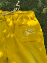 Load image into Gallery viewer, 3/4 Pearl Shorts

