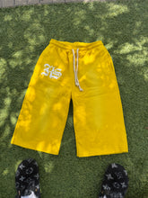 Load image into Gallery viewer, 3/4 Pearl Shorts
