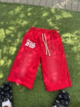 Load image into Gallery viewer, 3/4 Pearl Shorts
